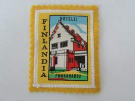 Hotelli Finlandia - Punkaharju -kangasmerkki / matkailumerkki / hihamerkki / badge -pohjaväri keltainen