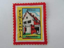 Hotelli Finlandia - Punkaharju -kangasmerkki / matkailumerkki / hihamerkki / badge -pohjaväri punainen