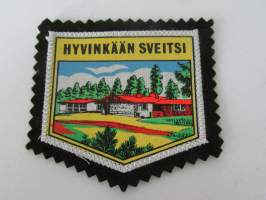 Hyvinkää - Sveitsi -kangasmerkki / matkailumerkki / hihamerkki / badge -pohjaväri musta
