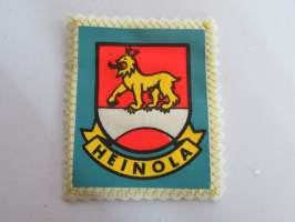 Heinola -kangasmerkki / matkailumerkki / hihamerkki / badge -pohjaväri valkoinen