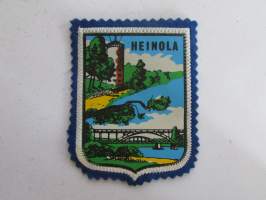 Heinola -kangasmerkki / matkailumerkki / hihamerkki / badge -pohjaväri sininen