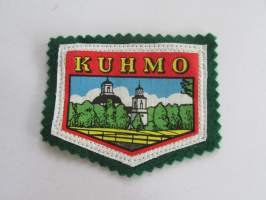 Kuhmo -kangasmerkki / matkailumerkki / hihamerkki / badge -pohjaväri vihreä