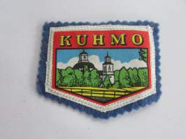 Kuhmo -kangasmerkki / matkailumerkki / hihamerkki / badge -pohjaväri sininen