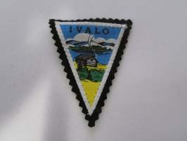 Ivalo -kangasmerkki / matkailumerkki / hihamerkki / badge -pohjaväri musta