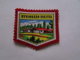 Hyvinkään Sveitsi -kangasmerkki / matkailumerkki / hihamerkki / badge -pohjaväri punainen