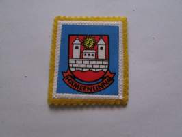 Hämeenlinna -kangasmerkki / matkailumerkki / hihamerkki / badge -pohjaväri keltainen