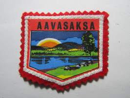 Aavasaksa -kangasmerkki / matkailumerkki / hihamerkki / badge -pohjaväri punainen