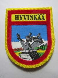 Hyvinkää -kangasmerkki / matkailumerkki / hihamerkki / badge -pohjaväri keltainen