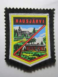 Hausjärvi -kangasmerkki / matkailumerkki / hihamerkki / badge -pohjaväri musta