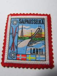 Salpausselkä Lahti -kangasmerkki / matkailumerkki / hihamerkki / badge -pohjaväri punainen