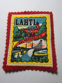 Lahti Salpausselkä -kangasmerkki / matkailumerkki / hihamerkki / badge -pohjaväri punainen