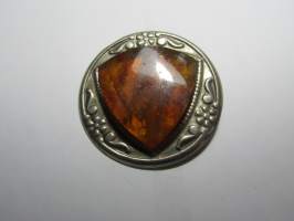 Meripihka rintakoru -Amber brooch