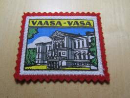 Vaasa-Wasa -kangasmerkki / matkailumerkki / hihamerkki / badge -pohjaväri punainen