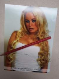 Malli / pin-up, valokuvannut Petri Kuosmanen -valokuva / photograph