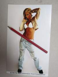 Malli / pin-up, valokuvannut Petri Kuosmanen -valokuva / photograph