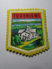 Tuusniemi -kangasmerkki / matkailumerkki / hihamerkki / badge -pohjaväri keltainen