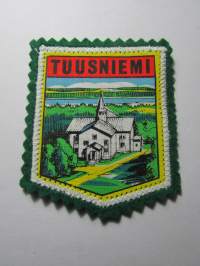 Tuusniemi -kangasmerkki / matkailumerkki / hihamerkki / badge -pohjaväri vihreä