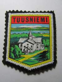 Tuusniemi -kangasmerkki / matkailumerkki / hihamerkki / badge -pohjaväri musta