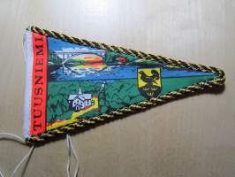 Tuusniemi -matkailuviiri, pikkukoko / souvenier pennant