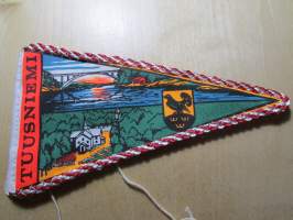 Tuusniemi -matkailuviiri, pikkukoko / souvenier pennant