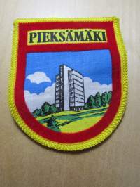 Pieksämäki -kangasmerkki / matkailumerkki / hihamerkki / badge -pohjaväri keltainen