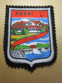 Runni Iisalmi -kangasmerkki / matkailumerkki / hihamerkki / badge -pohjaväri musta