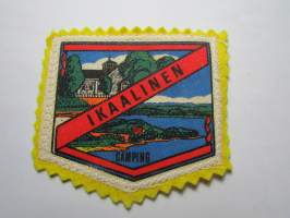 Ikaalinen -Camping -kangasmerkki / matkailumerkki / hihamerkki / badge -pohjaväri keltainen