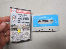 Esso Music Party 12 - Med festliga Esso-inslag av Arve Opsahl och Mille Schmidt -C-kasetti / C-cassette