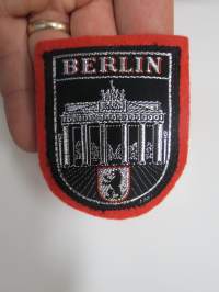 Berlin -hihamerkki, kangasmerkki -matkamuistomerkki