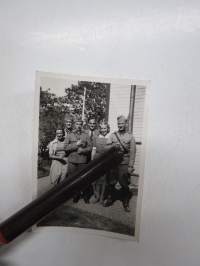 Kaluunaherrat ja siviilit 1940 -valokuva