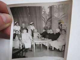 Sairaanhoitajat / vanhainkoti -valokuva