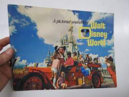Walt Disney World a pictorial souvenir - The Vacation Kingdom of the World -esite