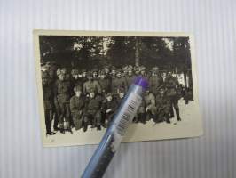 Sotilasryhmä Kannaksella -valokuva