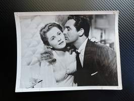 Gary Grant ja Joan Fontaine - Suspicion 1941 (Hitchcock) - Pictorial Press still- / kaappikuva