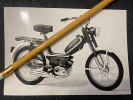 Gimatti Liberty/ II -mopedi / moottoripyörä tai niihin liittyvä -valokuva, promootiokuva / promotional photograph of a moped / motercycle / related