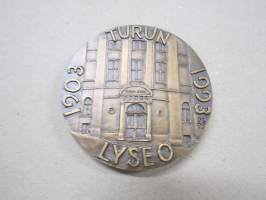 Turun Lyseo 1903-1993 - Matkalla elämään  -muistomitali  (Osmo Laine), taidemitali 80 mm, pronssia
