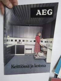 AEG keittiössä ja kotona kodinkoneet 1977 -tuoteluettelo / myyntiesite