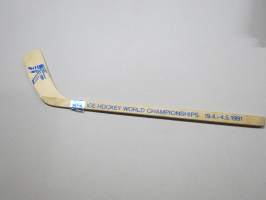 Ice Hockey World Championships 1991 Finland / Turku - Tampere - Helsinki -souvenier stick / jääkiekkomaila, matkamuisto / kisamuisto