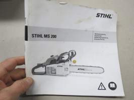 Stihl MS 200 moottorisaha -käyttöohjekirja, monikielinen - suomi, ruotsi, norja, tanska