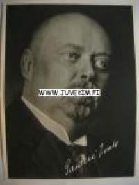 Santeri Ivalo -Wsoy:n kirjailijakuva