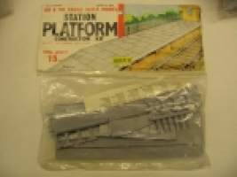 Airfix H0 & 00 gauge scale model Station platform construction kit -rakennussarja