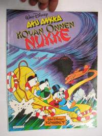 Walt Disneyn Klassikot - Kovan onnen nukke -sarjakuva-albumi