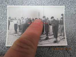 Henkilökunnan hiihtokilpailut 1946 -valokuva