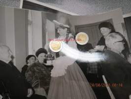 Juhlakahvit 13.4.1964 -valokuva